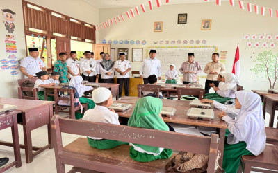 Realisasi MBG Perdana di MIN 1 Bolsel, Kasman Ucapkan Terimakasih