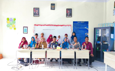 Sukseskan OMI Provinsi 2025, Kamad dan peserta MIN 1 Bolsel ikuti pembukaan OMI Via Daring